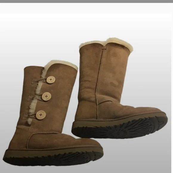 Ugg Bailey 3 Button Tall Boots Tripple Buttons Boot Sheepskin Shearling 8 Uggs - Picture 3 of 9